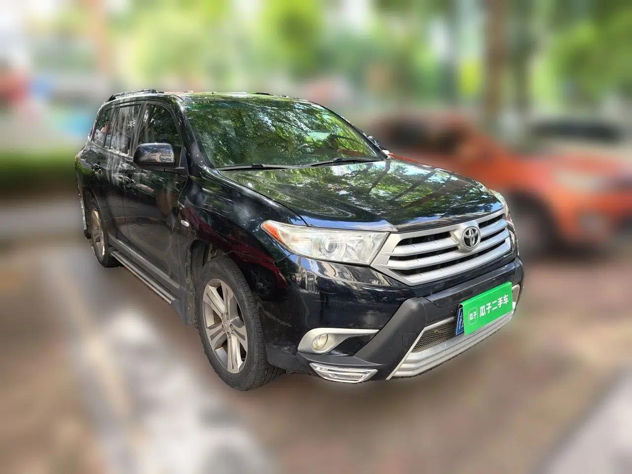 Toyota Highlander 2012 2.7L Two-Wheel Drive 7-Seater Luxury Edition — миниатюра 3