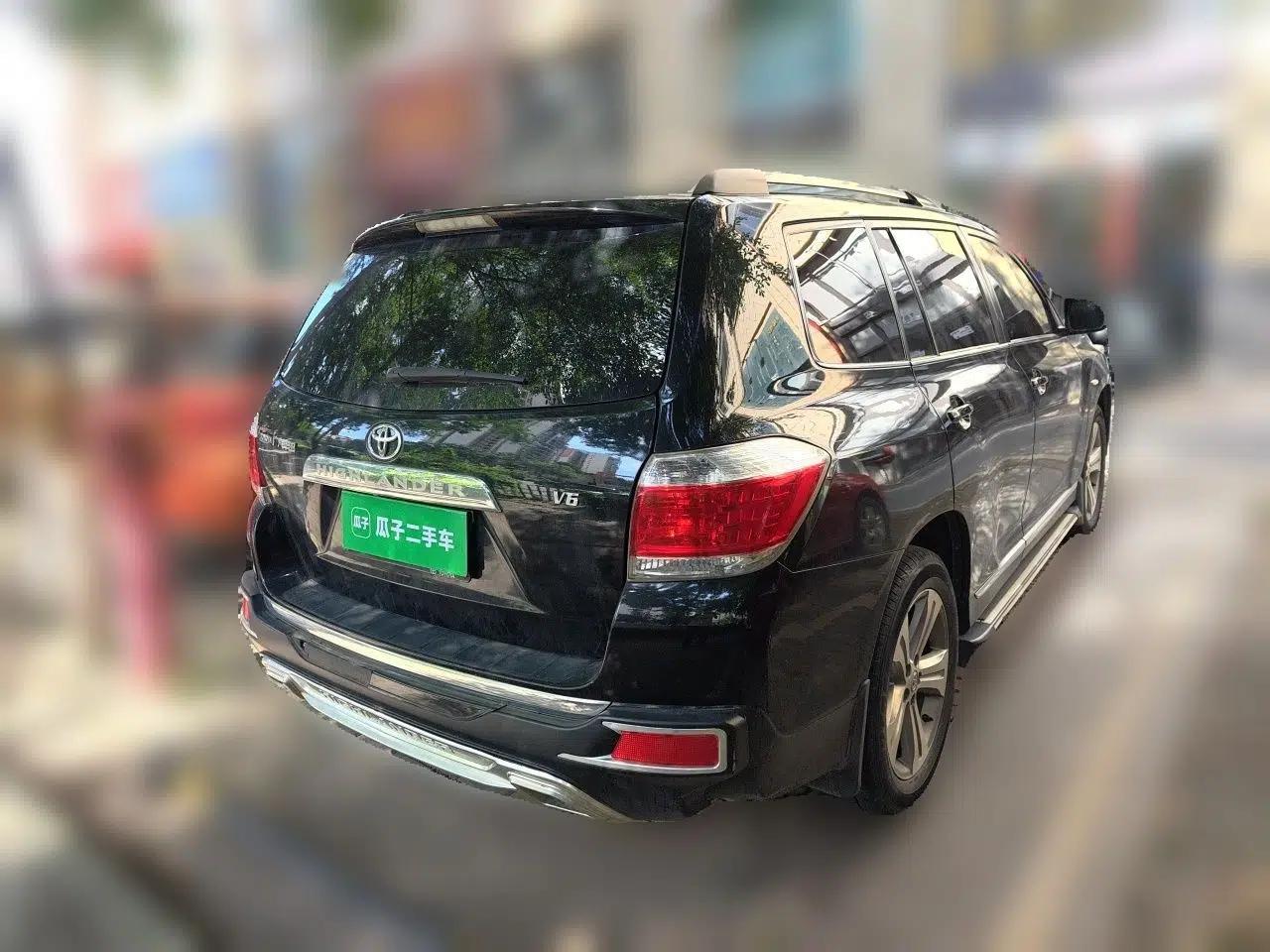Toyota Highlander 2012 2.7L Two-Wheel Drive 7-Seater Luxury Edition — миниатюра 6