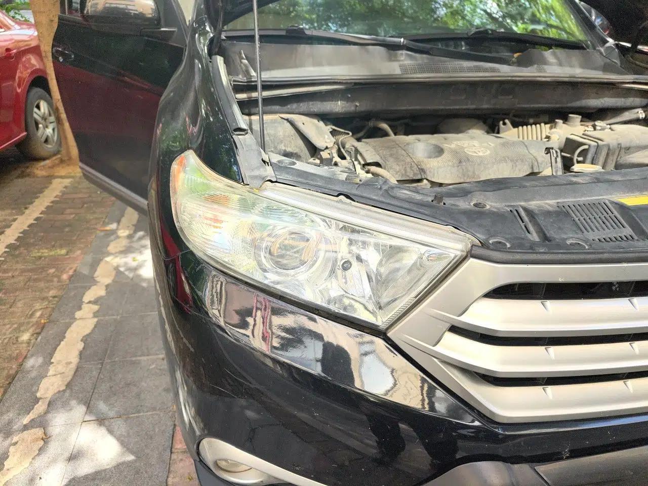 Toyota Highlander 2012 2.7L Two-Wheel Drive 7-Seater Luxury Edition — миниатюра 7