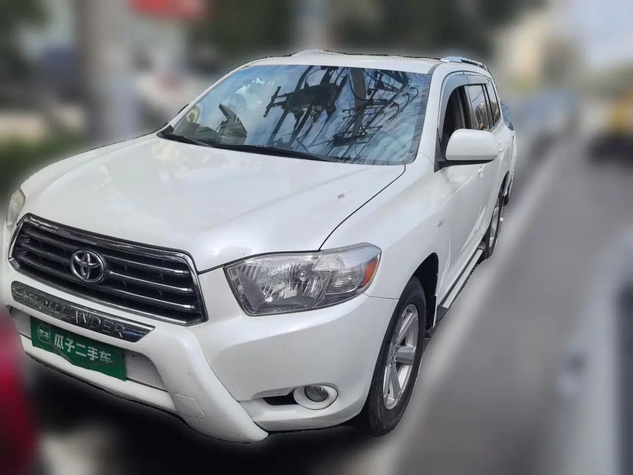 Toyota Highlander 2011 2.7L Two-Wheel Drive 5-Seater Elite Edition — миниатюра 1