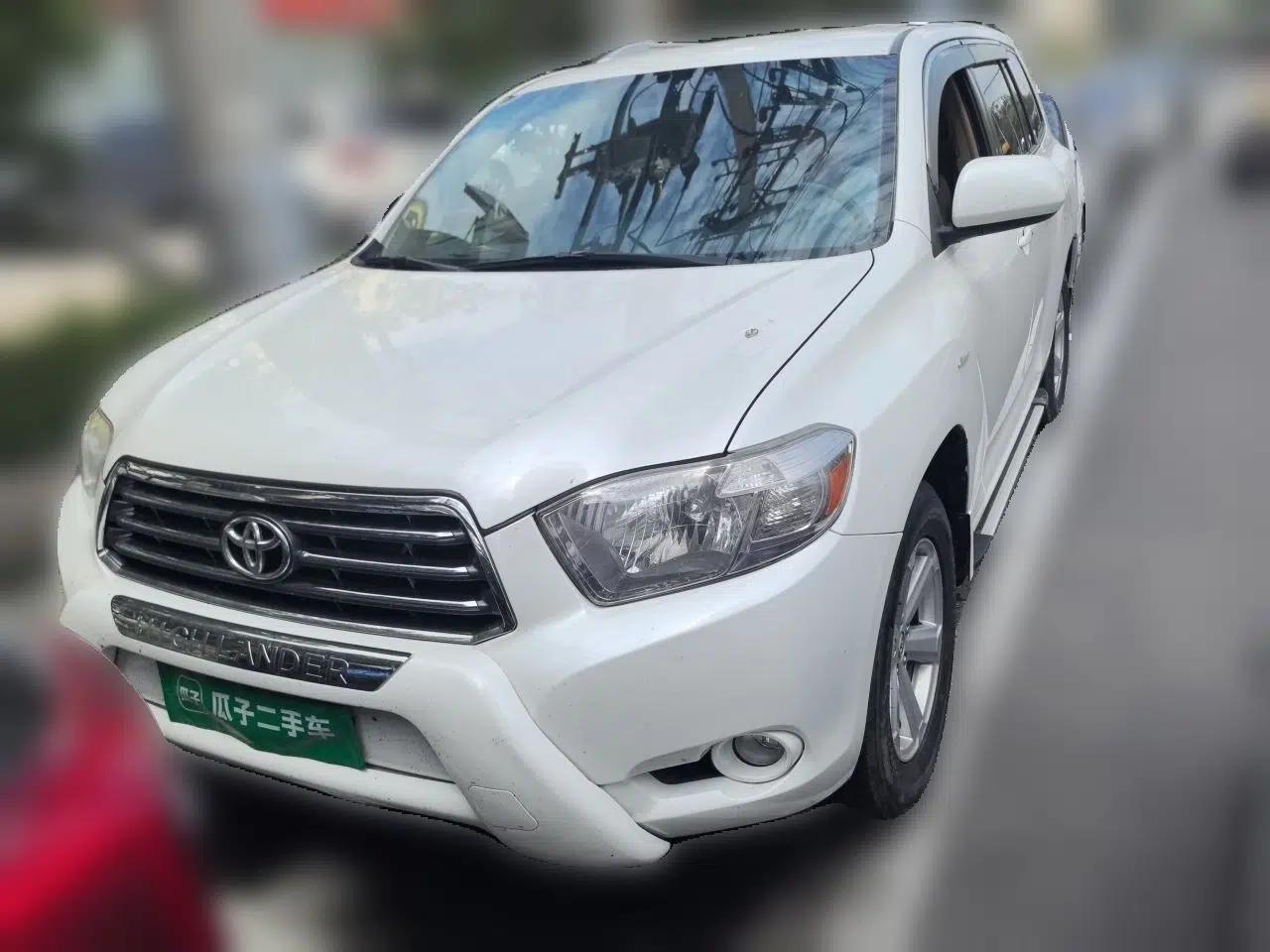 Toyota Highlander 2011 2.7L Two-Wheel Drive 5-Seater Elite Edition — миниатюра 2