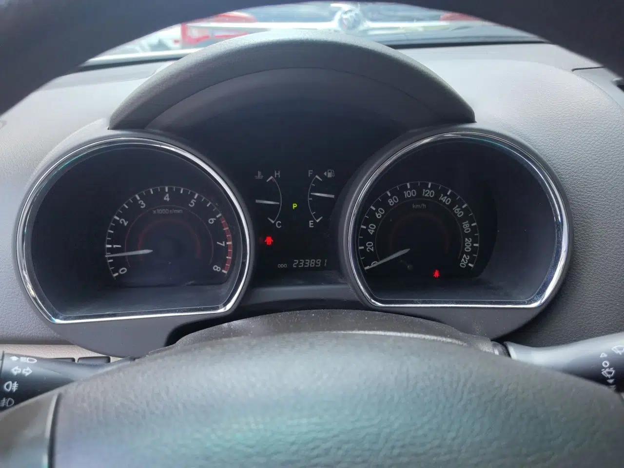 Toyota Highlander 2011 2.7L Two-Wheel Drive 5-Seater Elite Edition — миниатюра 11