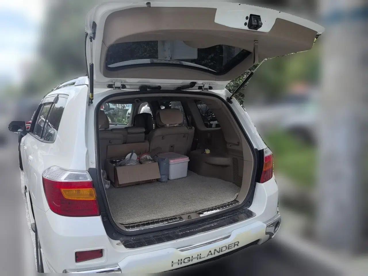 Toyota Highlander 2011 2.7L Two-Wheel Drive 5-Seater Elite Edition — миниатюра 19