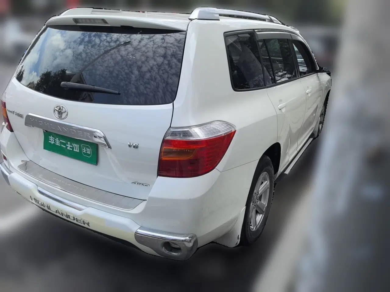 Toyota Highlander 2011 2.7L Two-Wheel Drive 5-Seater Elite Edition — миниатюра 6
