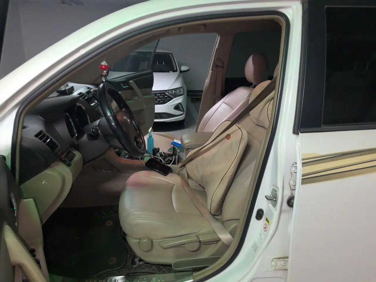Toyota Highlander 2012 2.7L 2WD 5-Seater Elite Edition — миниатюра 15