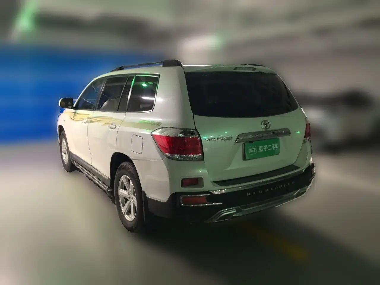 Toyota Highlander 2012 2.7L 2WD 5-Seater Elite Edition — миниатюра 4