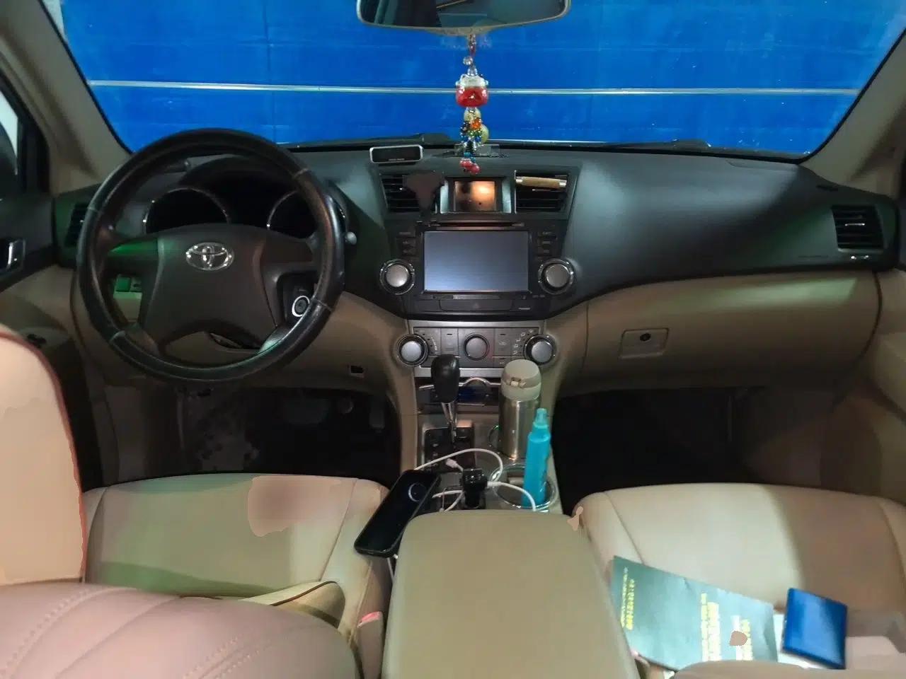 Toyota Highlander 2012 2.7L 2WD 5-Seater Elite Edition — миниатюра 9
