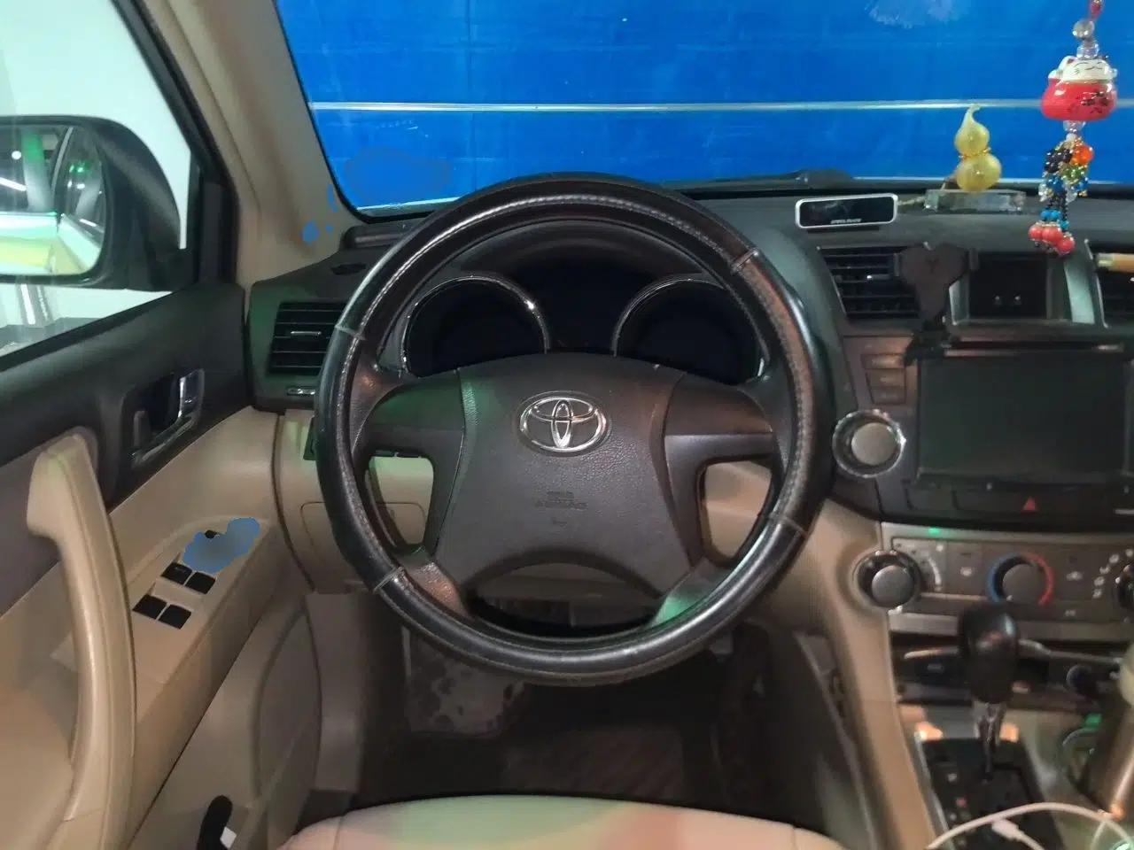 Toyota Highlander 2012 2.7L 2WD 5-Seater Elite Edition — миниатюра 10