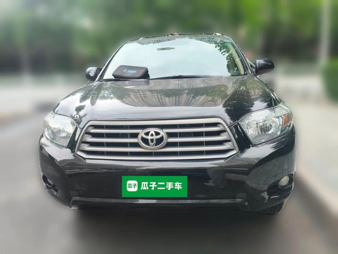 Toyota Highlander 2011 2.7L Two-Wheel Drive 5-Seater Elite Edition — миниатюра 2