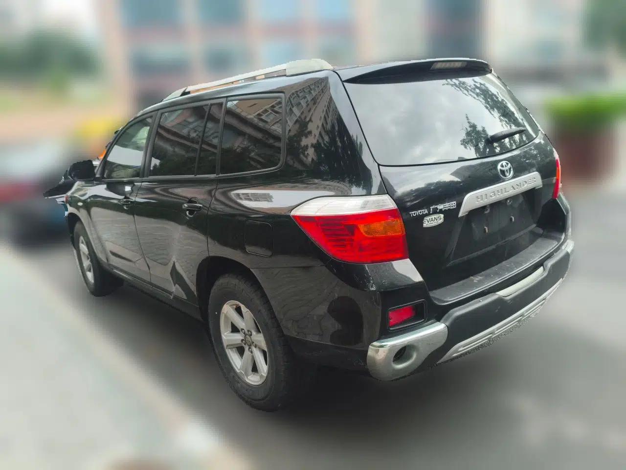 Toyota Highlander 2011 2.7L Two-Wheel Drive 5-Seater Elite Edition — миниатюра 4