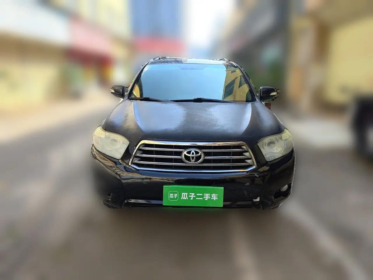 Toyota Highlander 2011 2.7L Two-Wheel Drive 7-Seater Luxury Edition — миниатюра 2