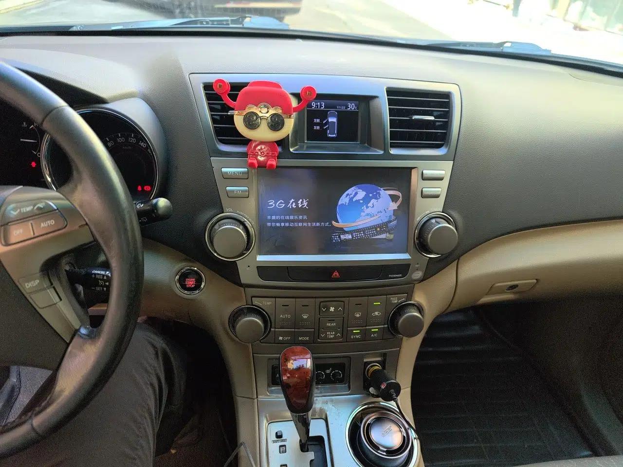 Toyota Highlander 2011 2.7L Two-Wheel Drive 7-Seater Luxury Edition — миниатюра 13