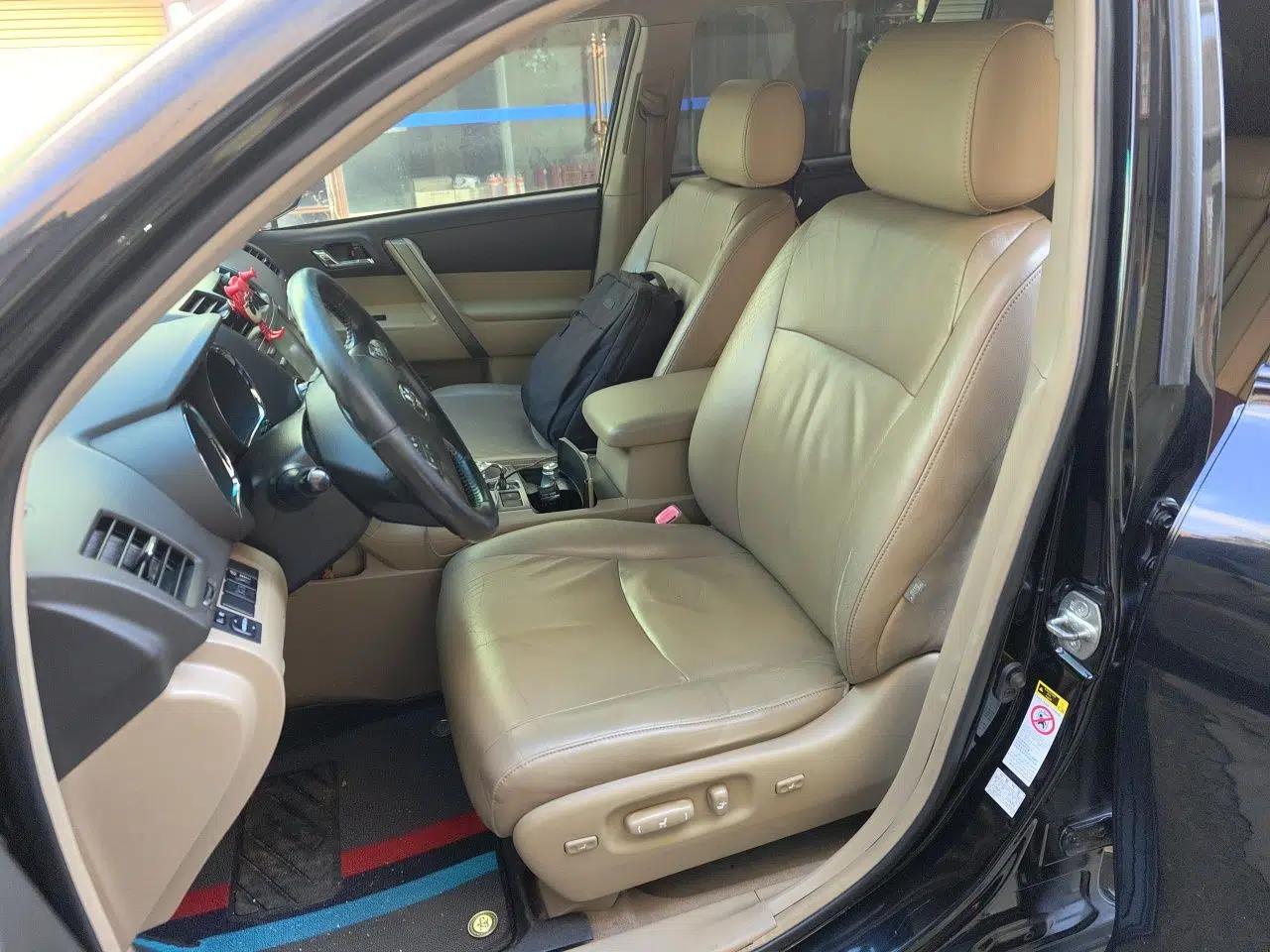 Toyota Highlander 2011 2.7L Two-Wheel Drive 7-Seater Luxury Edition — миниатюра 15
