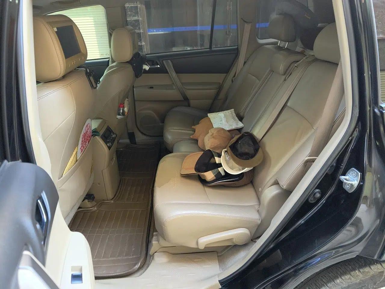 Toyota Highlander 2011 2.7L Two-Wheel Drive 7-Seater Luxury Edition — миниатюра 17