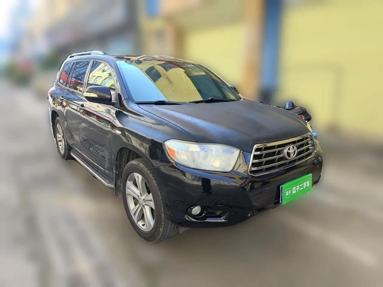 Toyota Highlander 2011 2.7L Two-Wheel Drive 7-Seater Luxury Edition — миниатюра 3