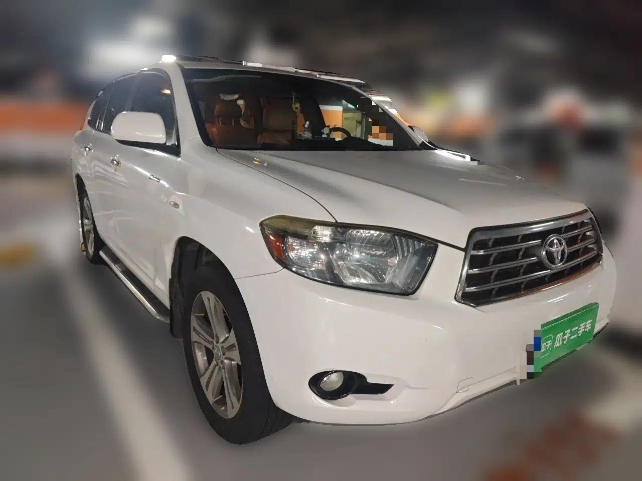 Toyota Highlander 2011 2.7L Two-Wheel Drive 7-Seater Luxury Edition — миниатюра 3