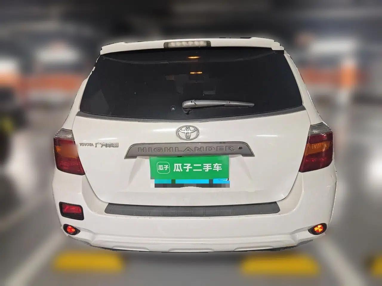 Toyota Highlander 2011 2.7L Two-Wheel Drive 7-Seater Luxury Edition — миниатюра 5