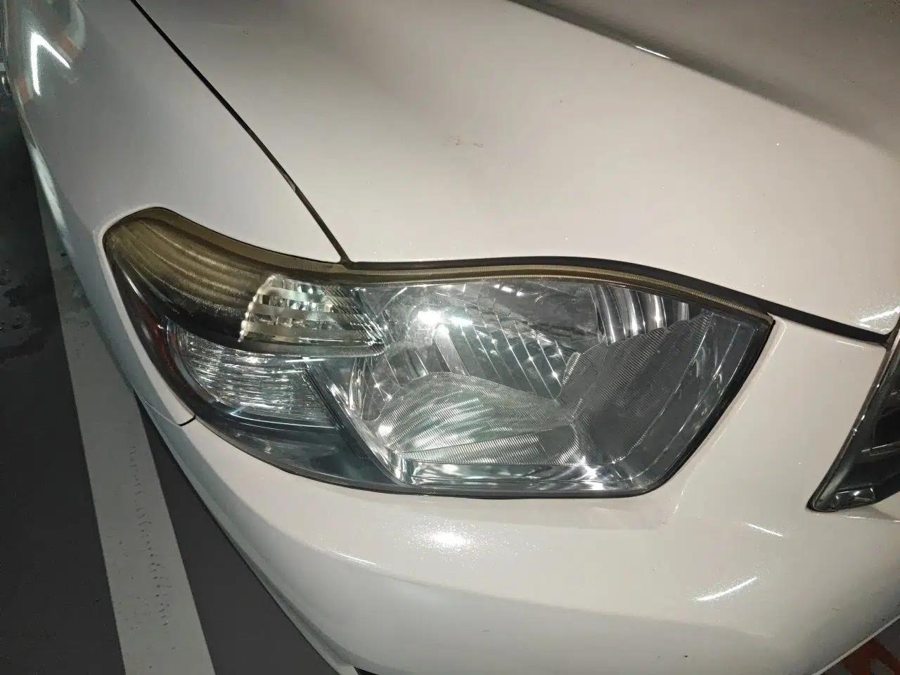 Toyota Highlander 2011 2.7L Two-Wheel Drive 7-Seater Luxury Edition — миниатюра 7