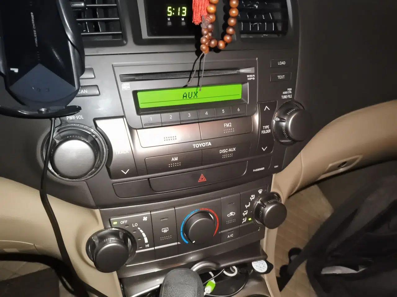 Toyota Highlander 2012 2.7L 2WD 5-Seater Elite Edition — миниатюра 13
