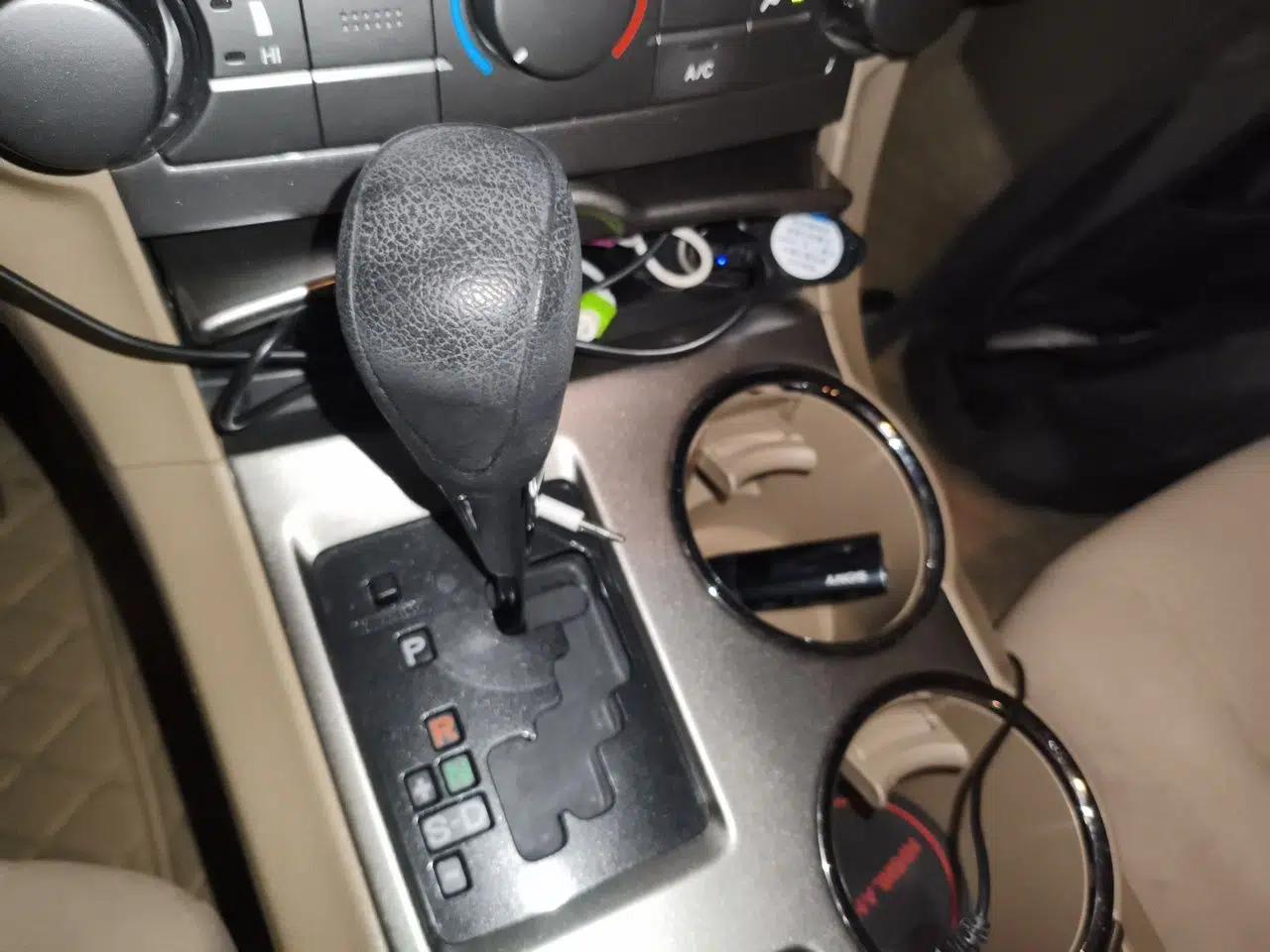 Toyota Highlander 2012 2.7L 2WD 5-Seater Elite Edition — миниатюра 14