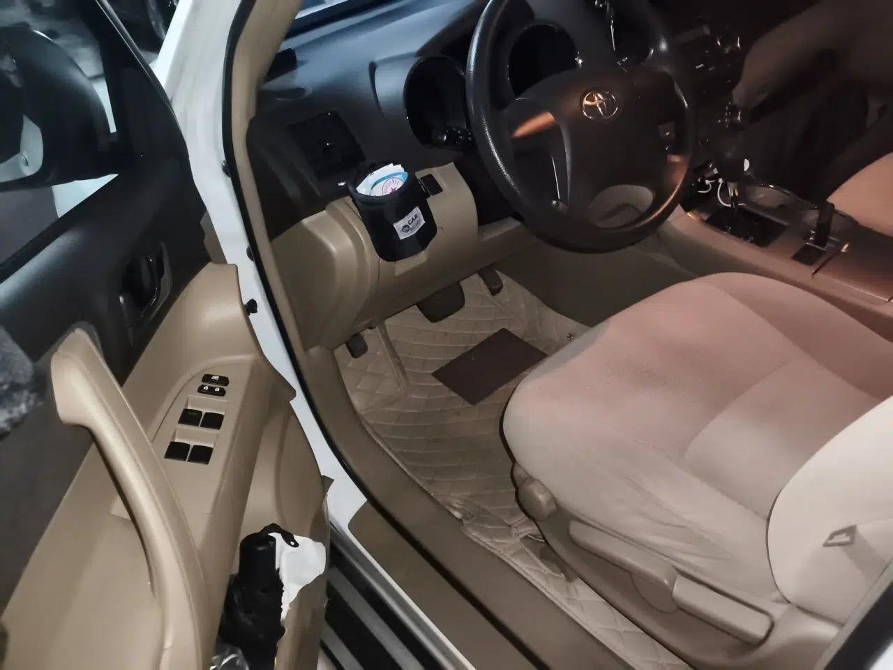 Toyota Highlander 2012 2.7L 2WD 5-Seater Elite Edition — миниатюра 16