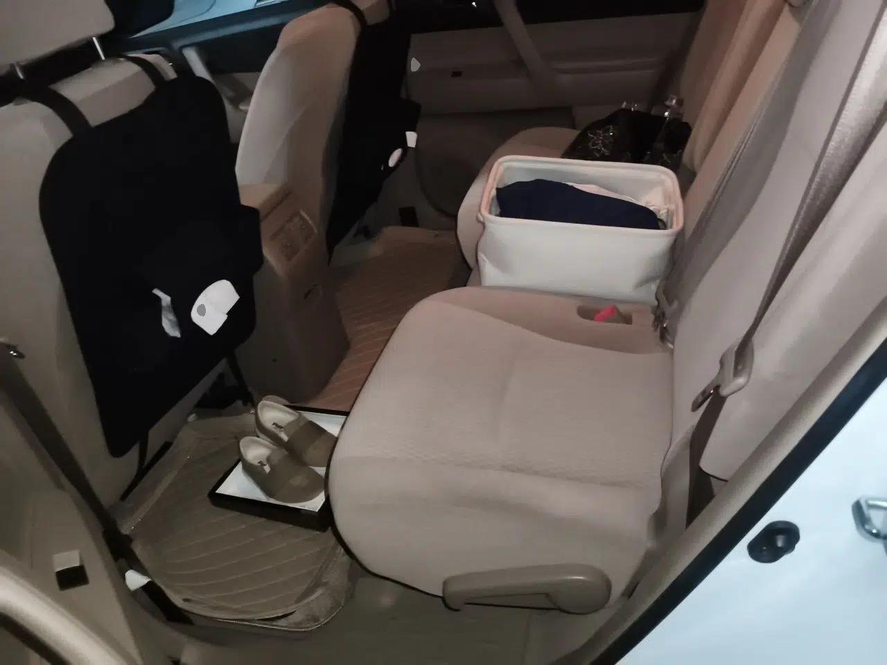 Toyota Highlander 2012 2.7L 2WD 5-Seater Elite Edition — миниатюра 17