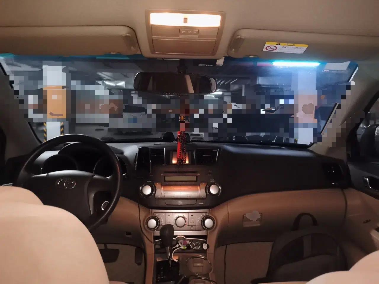 Toyota Highlander 2012 2.7L 2WD 5-Seater Elite Edition — миниатюра 9