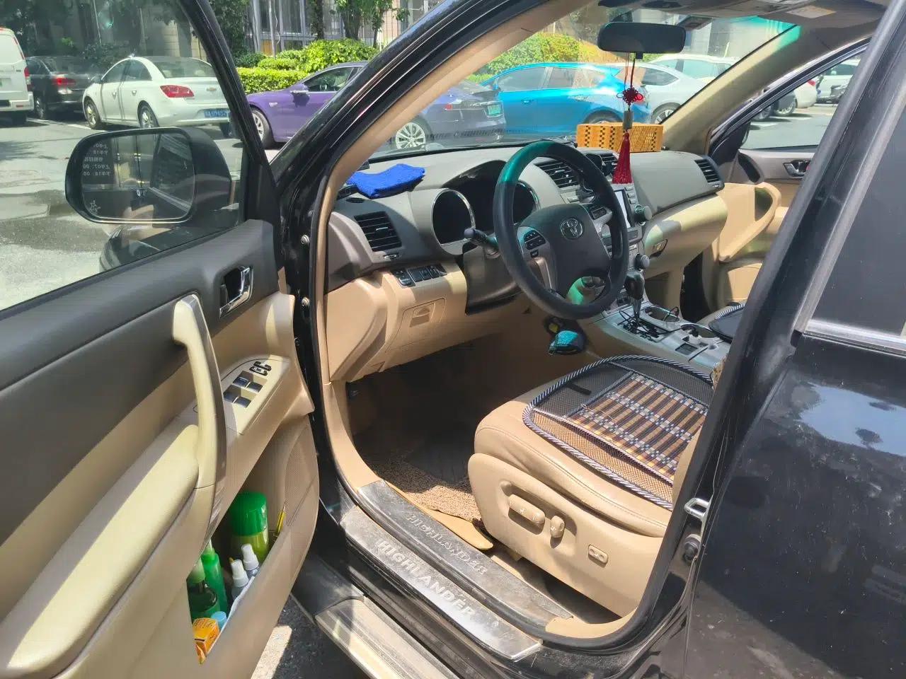 Toyota Highlander 2013 2.7L 2WD 7-Seater Explorer Edition — миниатюра 16