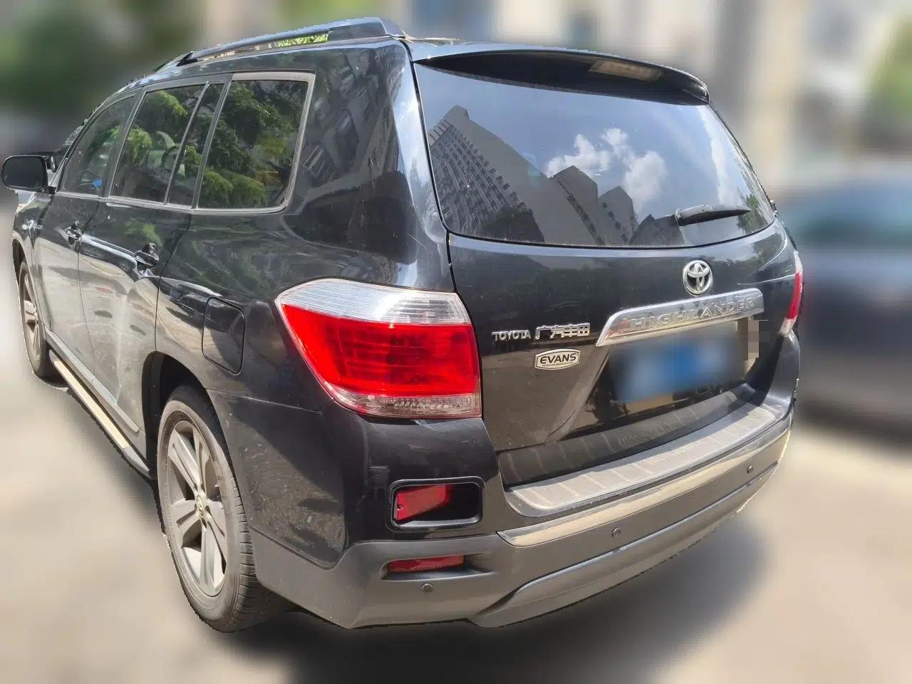 Toyota Highlander 2013 2.7L 2WD 7-Seater Explorer Edition — миниатюра 4