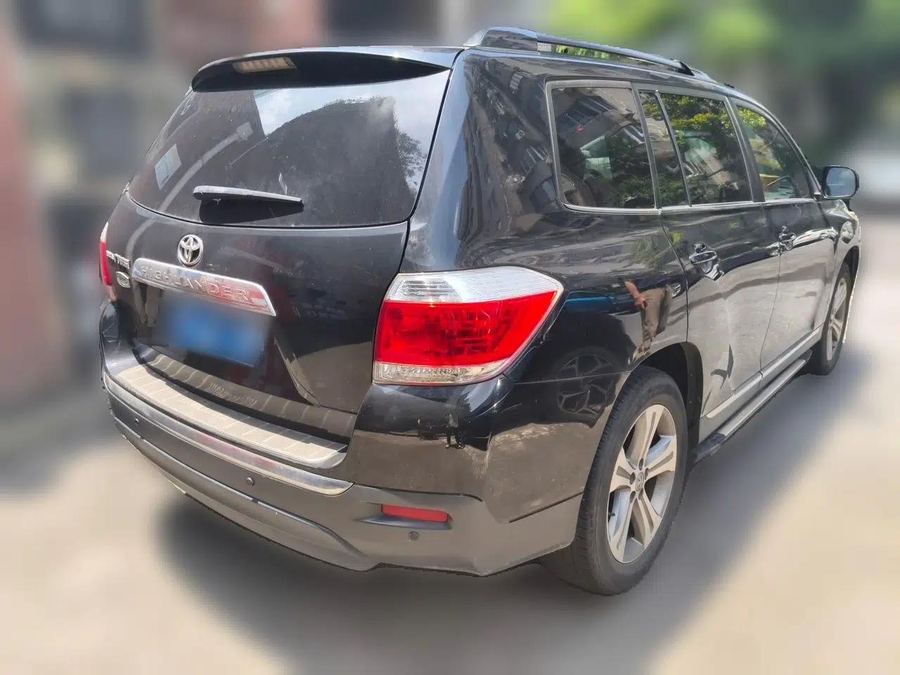 Toyota Highlander 2013 2.7L 2WD 7-Seater Explorer Edition — миниатюра 6