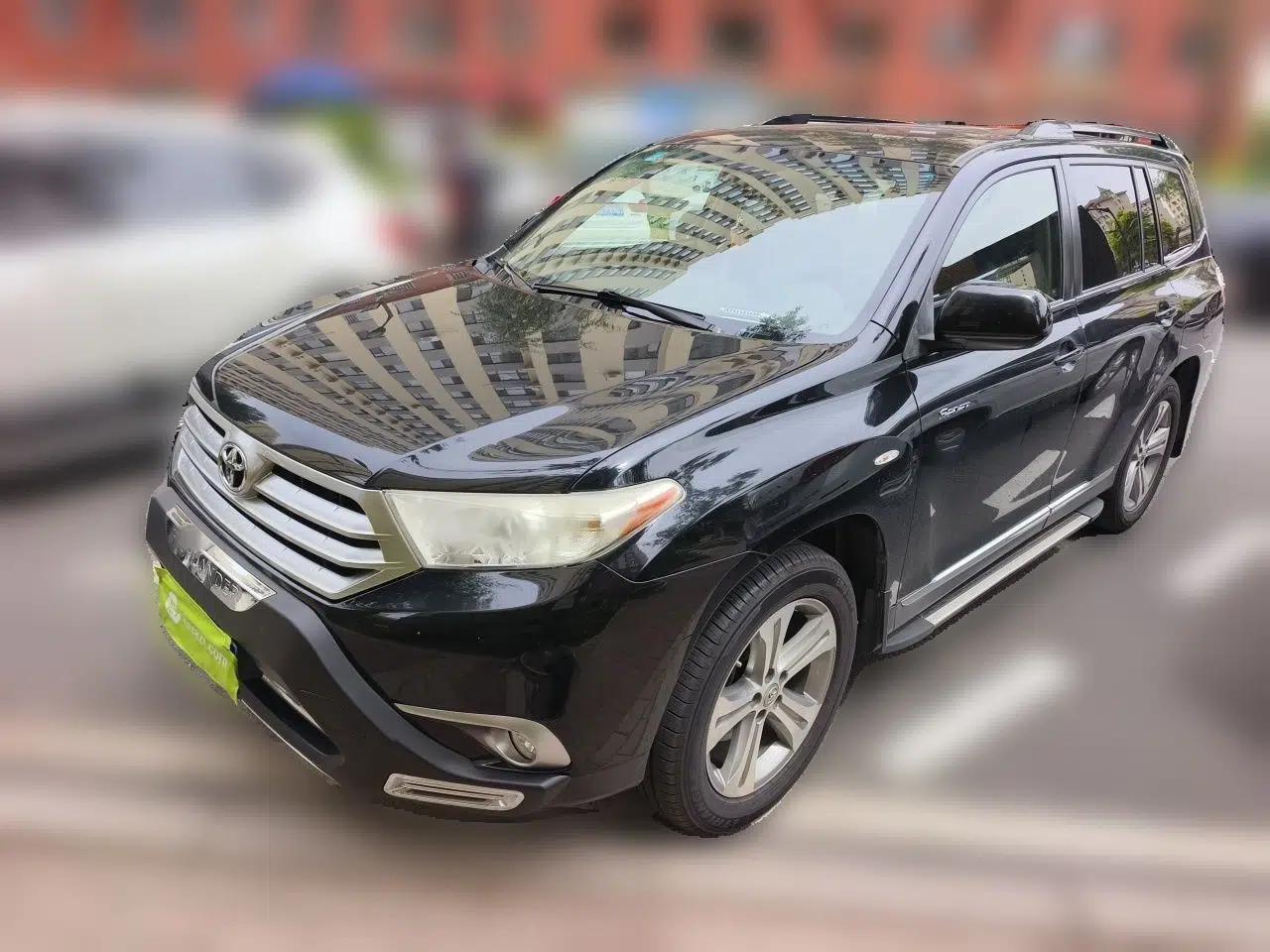 Toyota Highlander 2012 2.7L Two-Wheel Drive 7-Seater Luxury Navigation Edition — миниатюра 1