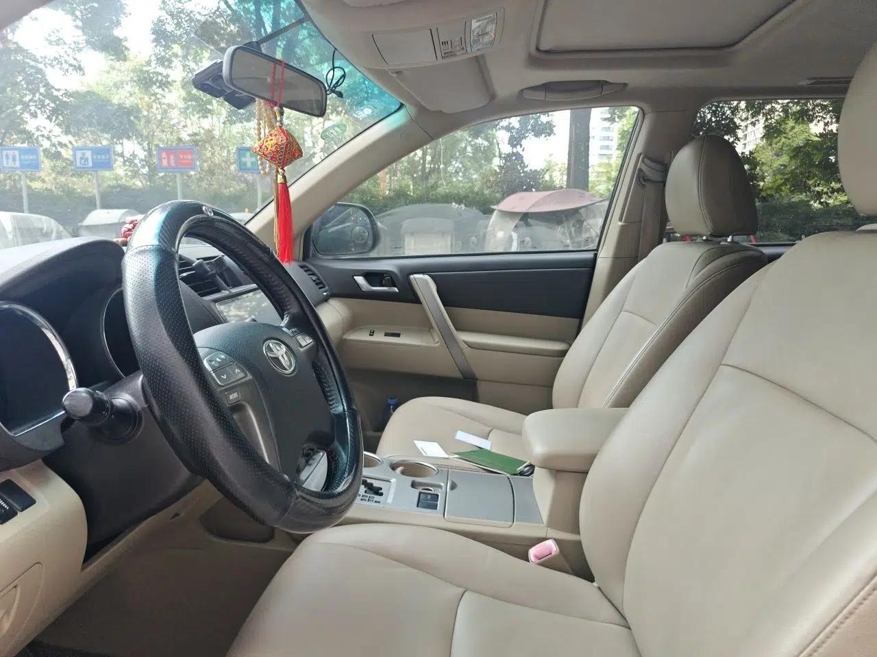 Toyota Highlander 2009 2.7L Two-Wheel Drive 7-Seater Luxury Edition — миниатюра 15