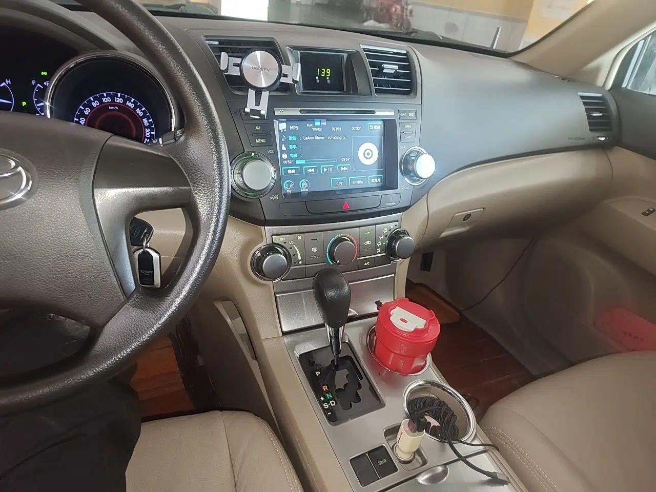 Toyota Highlander 2012 2.7L 2WD 5-Seater Elite Edition — миниатюра 13