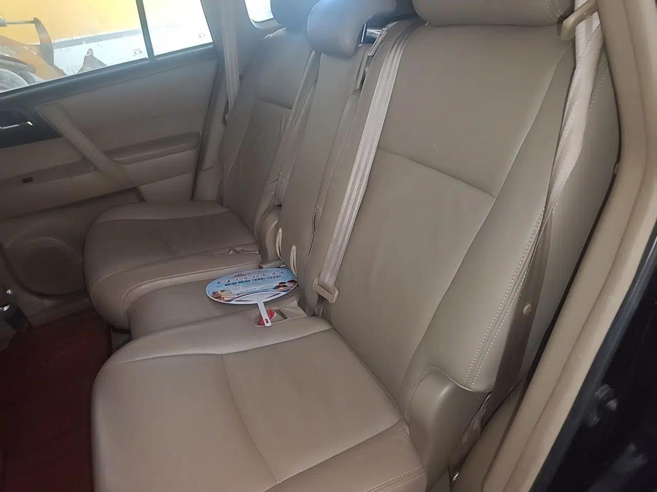 Toyota Highlander 2012 2.7L 2WD 5-Seater Elite Edition — миниатюра 17
