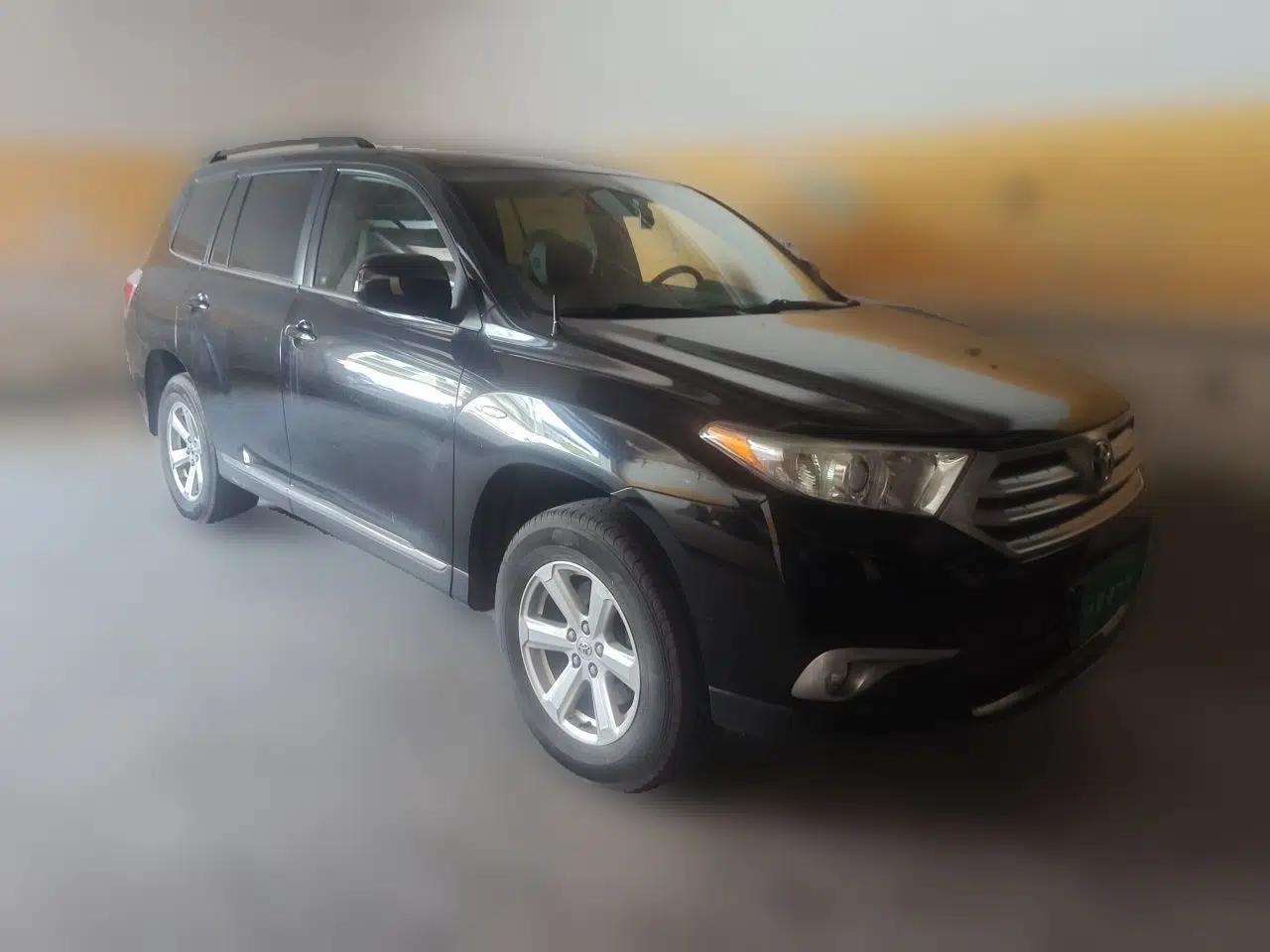 Toyota Highlander 2012 2.7L 2WD 5-Seater Elite Edition — миниатюра 3