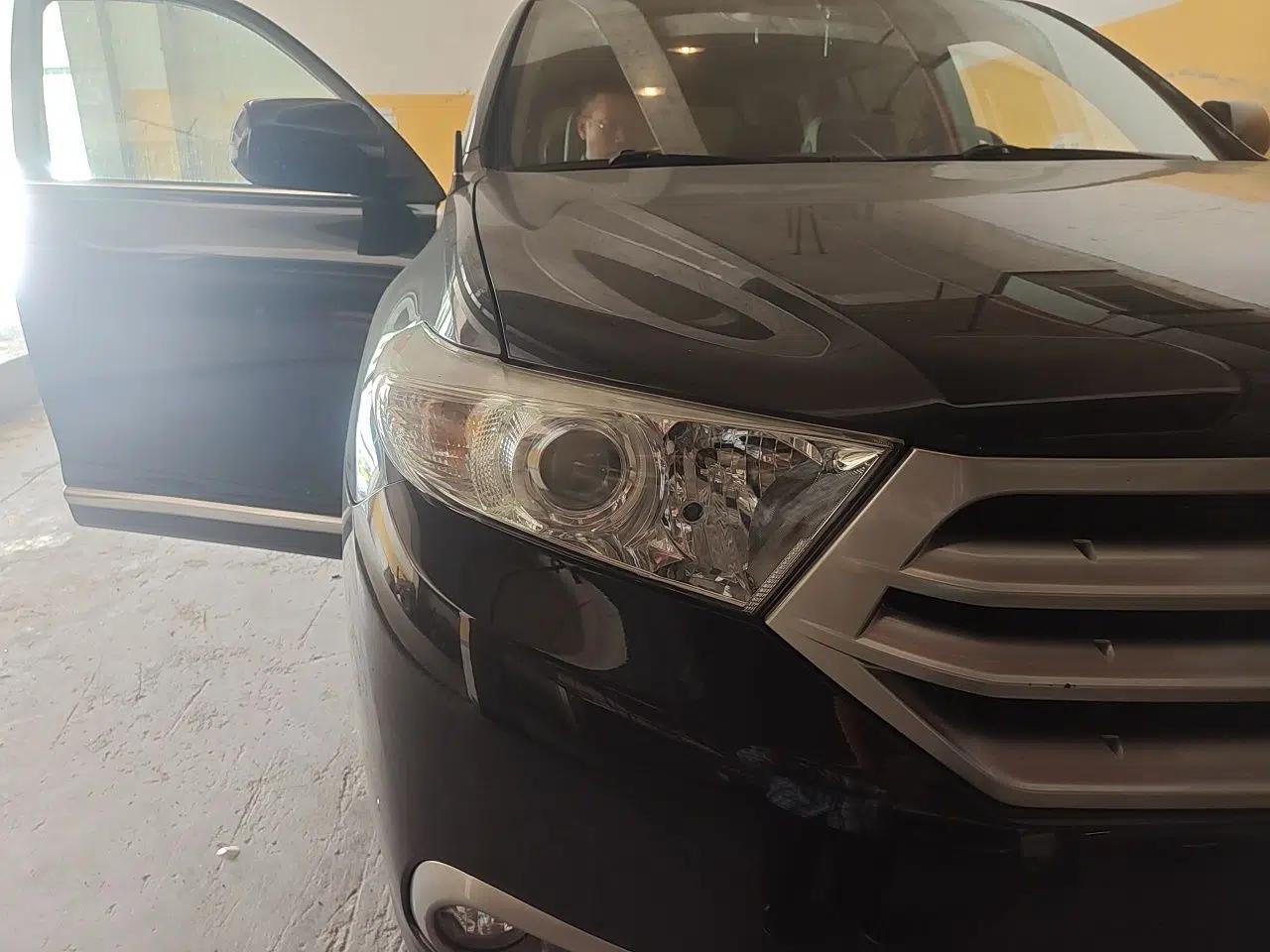 Toyota Highlander 2012 2.7L 2WD 5-Seater Elite Edition — миниатюра 7