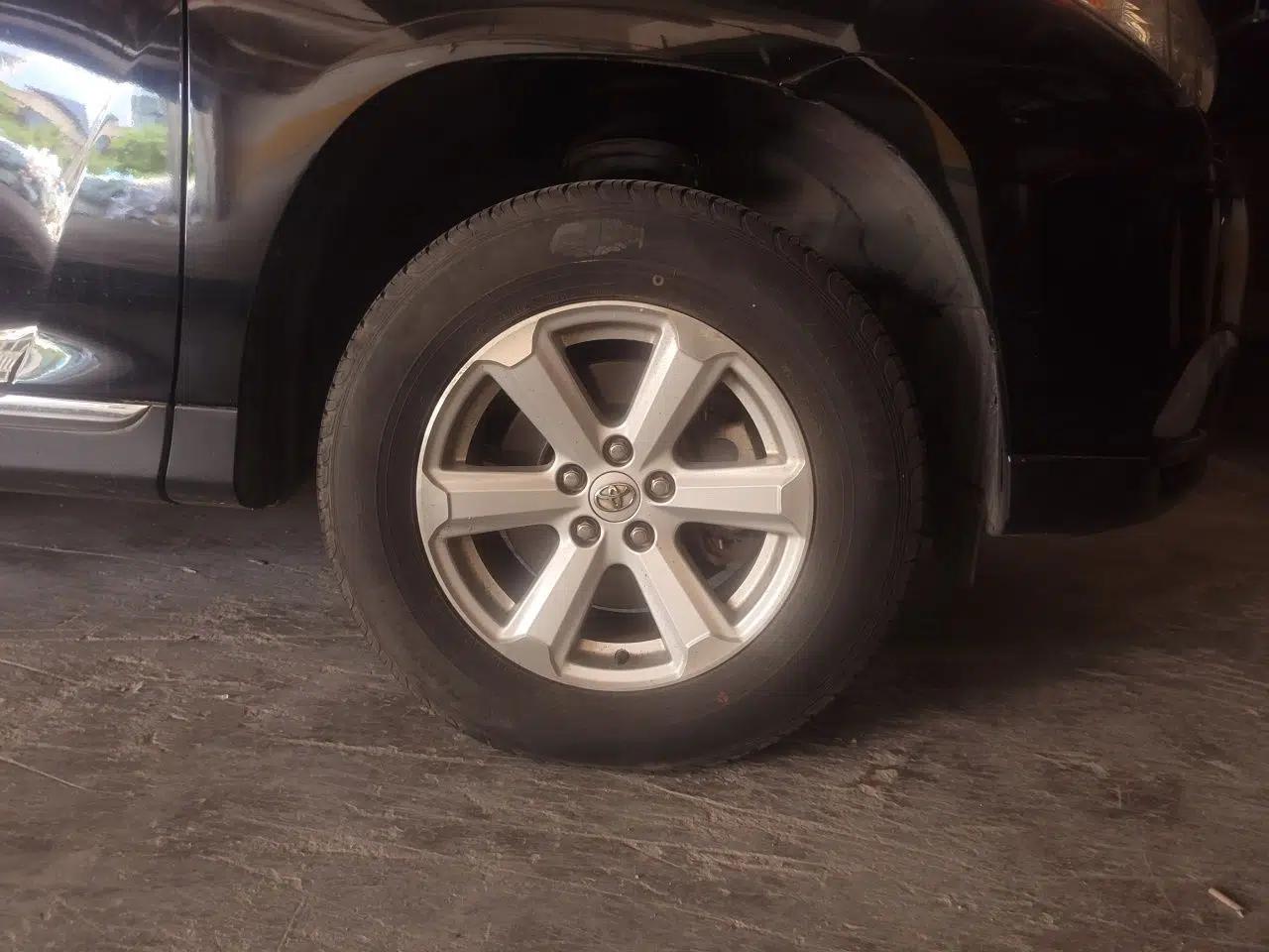 Toyota Highlander 2012 2.7L 2WD 5-Seater Elite Edition — миниатюра 8