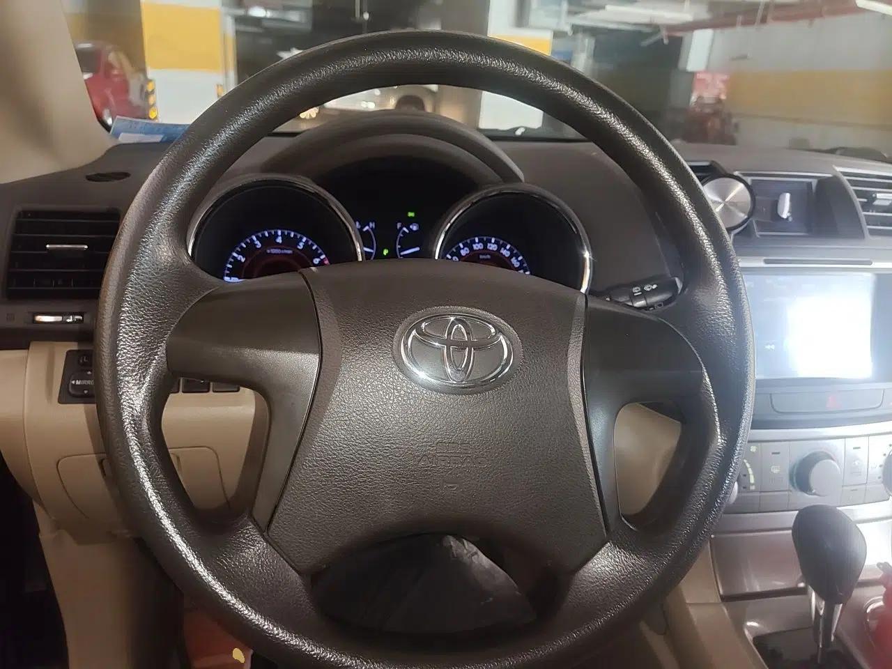 Toyota Highlander 2012 2.7L 2WD 5-Seater Elite Edition — миниатюра 10