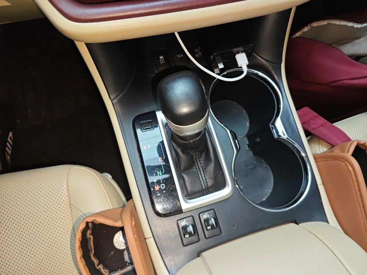 Toyota Highlander 2015 2.0T Four-Wheel Drive Luxury Edition 7-Seater — миниатюра 14