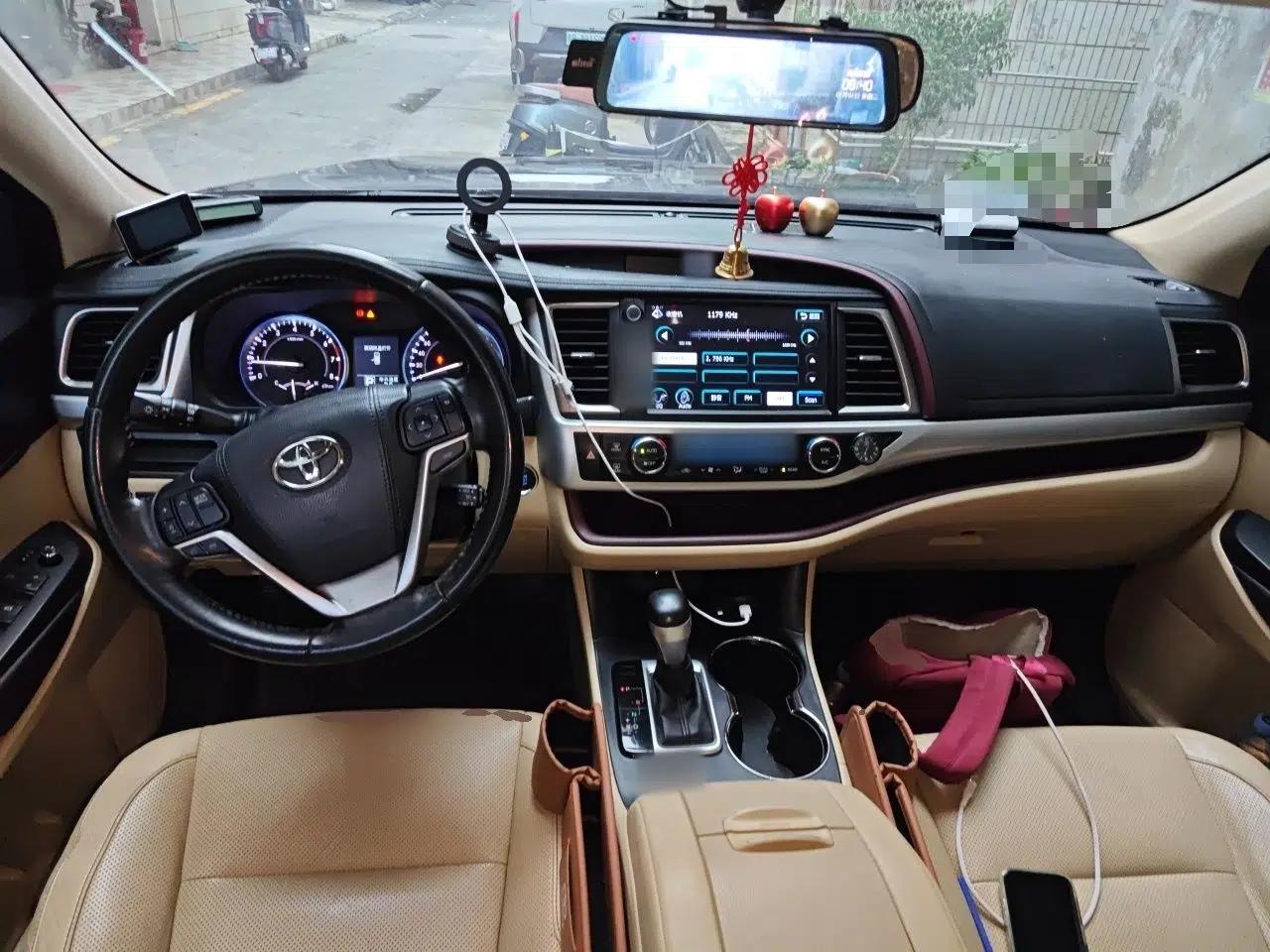 Toyota Highlander 2015 2.0T Four-Wheel Drive Luxury Edition 7-Seater — миниатюра 9