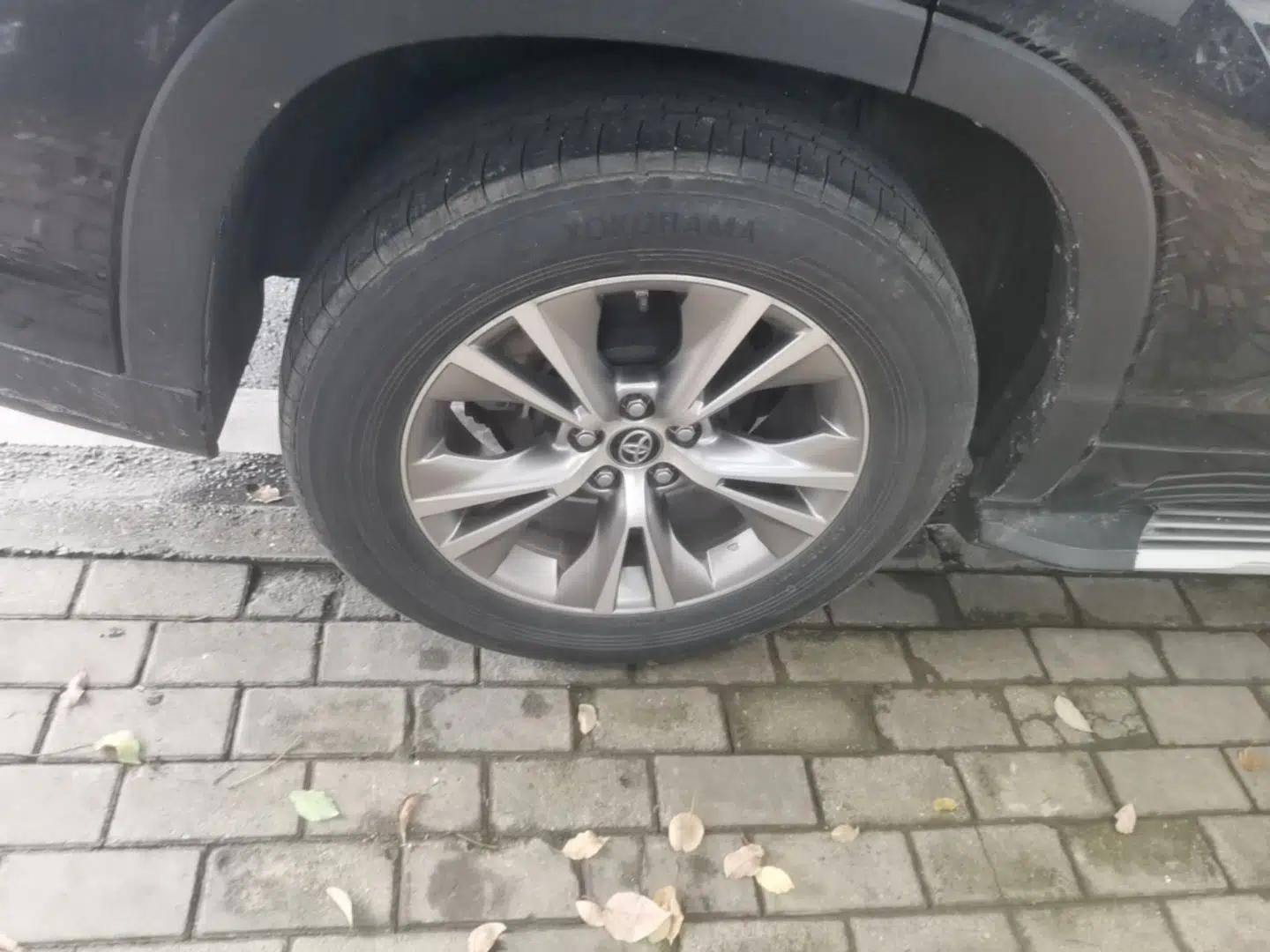 Toyota Highlander 2018 2.0T Two-Wheel Drive Elite Edition 7 Seats China VI Standard — миниатюра 16