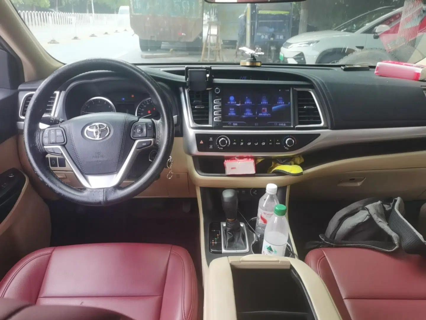 Toyota Highlander 2018 2.0T Two-Wheel Drive Elite Edition 7 Seats China VI Standard — миниатюра 17