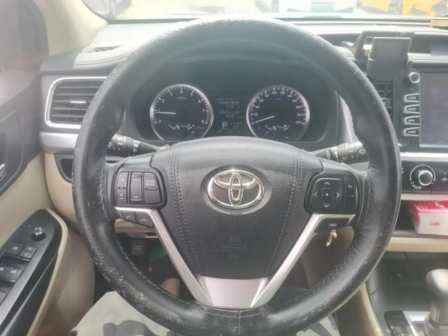 Toyota Highlander 2018 2.0T Two-Wheel Drive Elite Edition 7 Seats China VI Standard — миниатюра 18