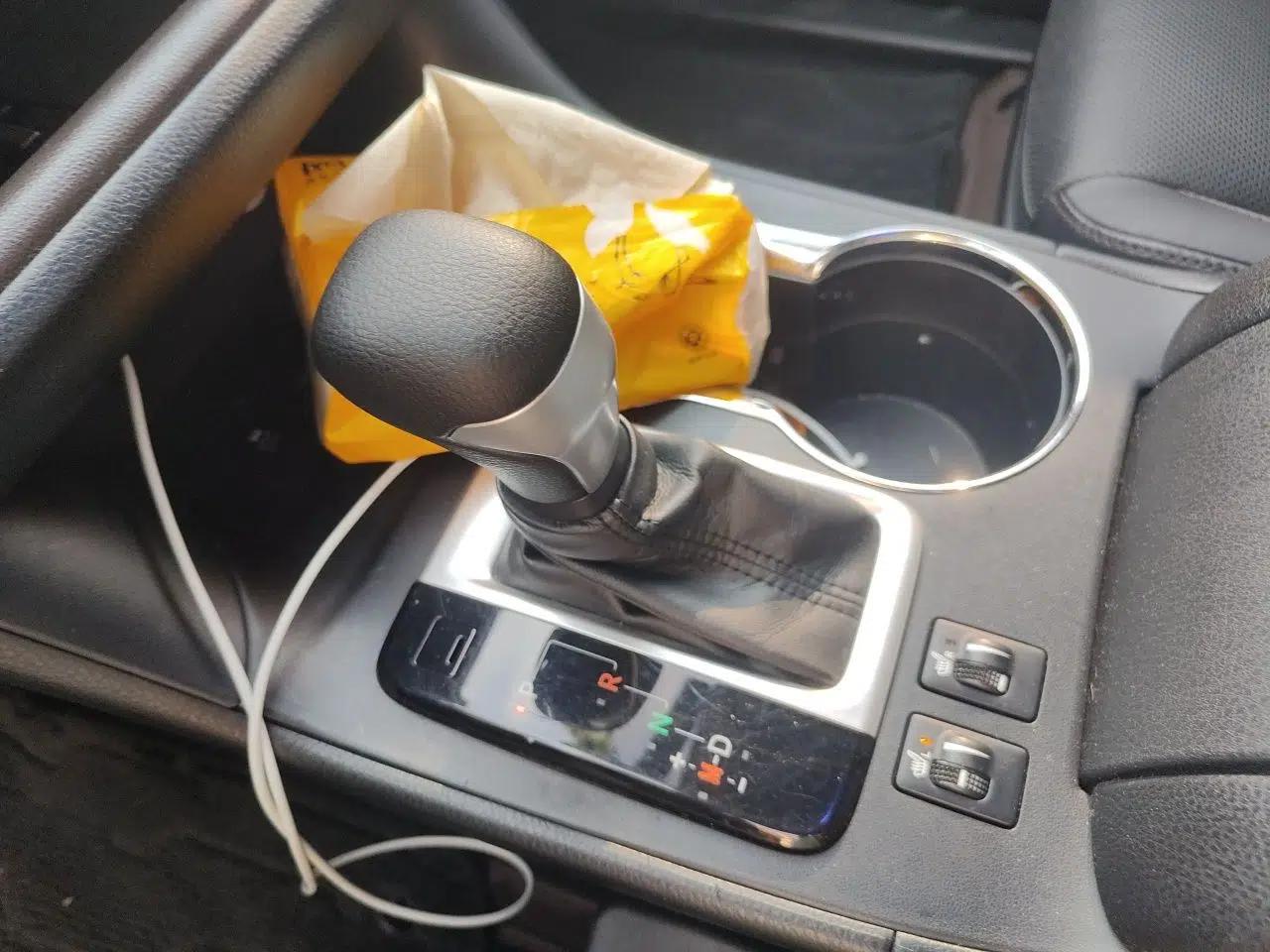 Toyota Highlander 2015 2.0T Four-Wheel Drive Luxury Edition 7-Seater — миниатюра 14