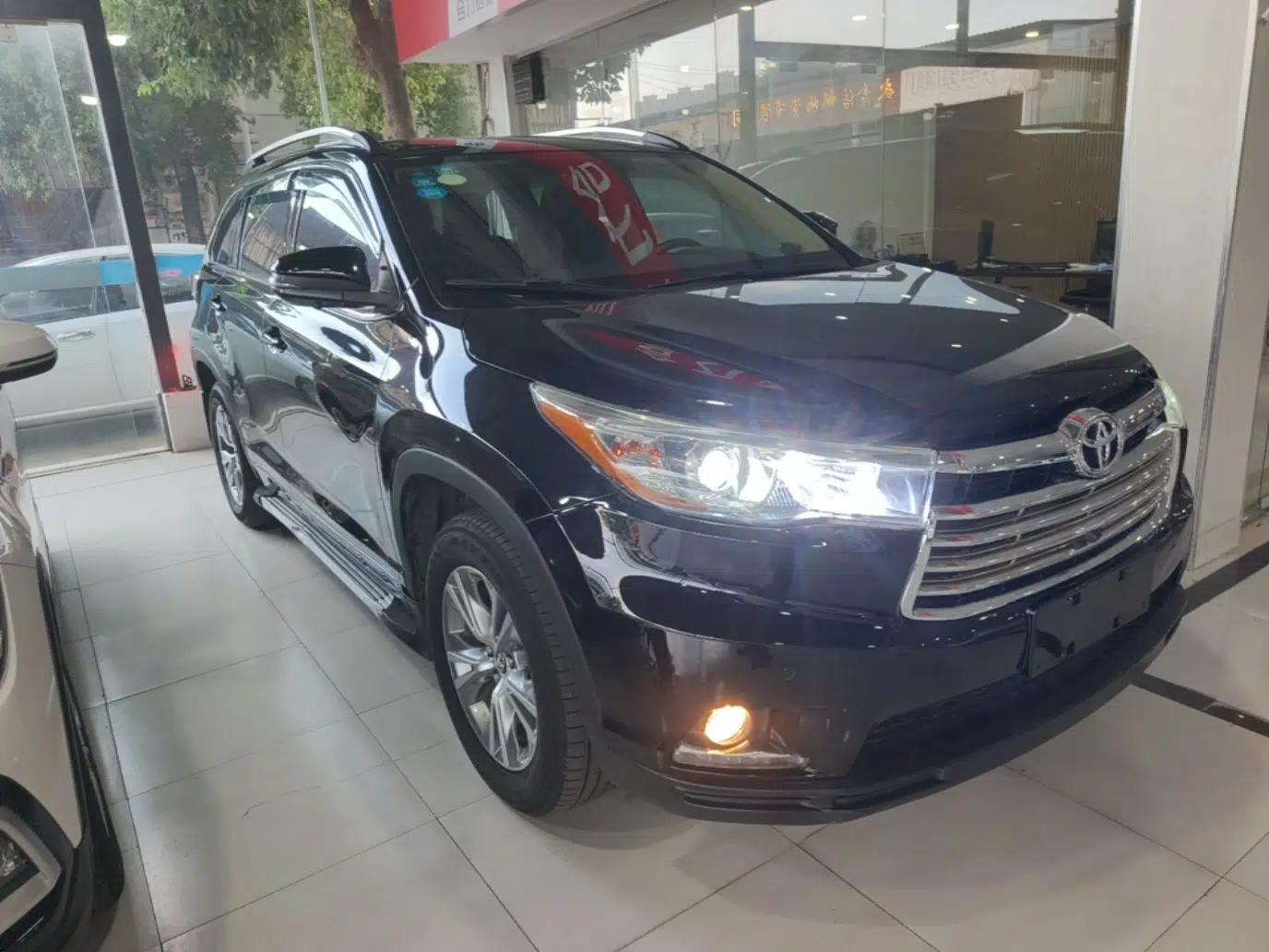 Toyota Highlander 2017 2.0T Two-Wheel Drive Elite Edition 5 Seats — миниатюра 3