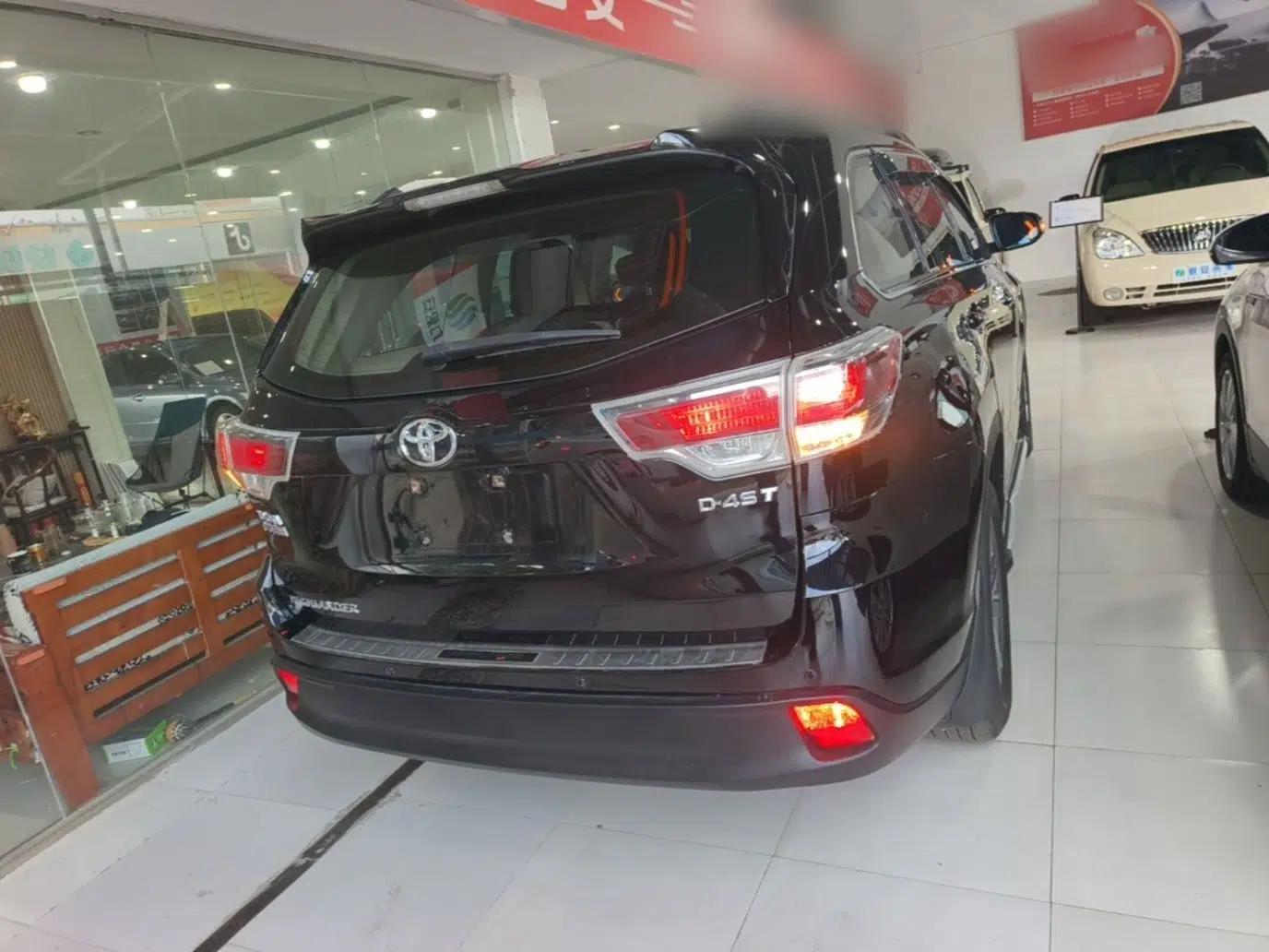 Toyota Highlander 2017 2.0T Two-Wheel Drive Elite Edition 5 Seats — миниатюра 5