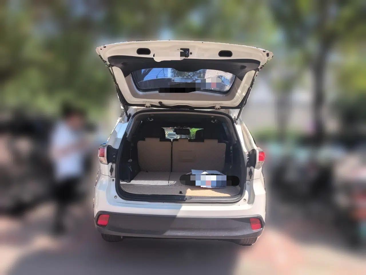 Toyota Highlander 2015 2.0T Four-Wheel Drive Luxury Edition 7-Seater — миниатюра 19