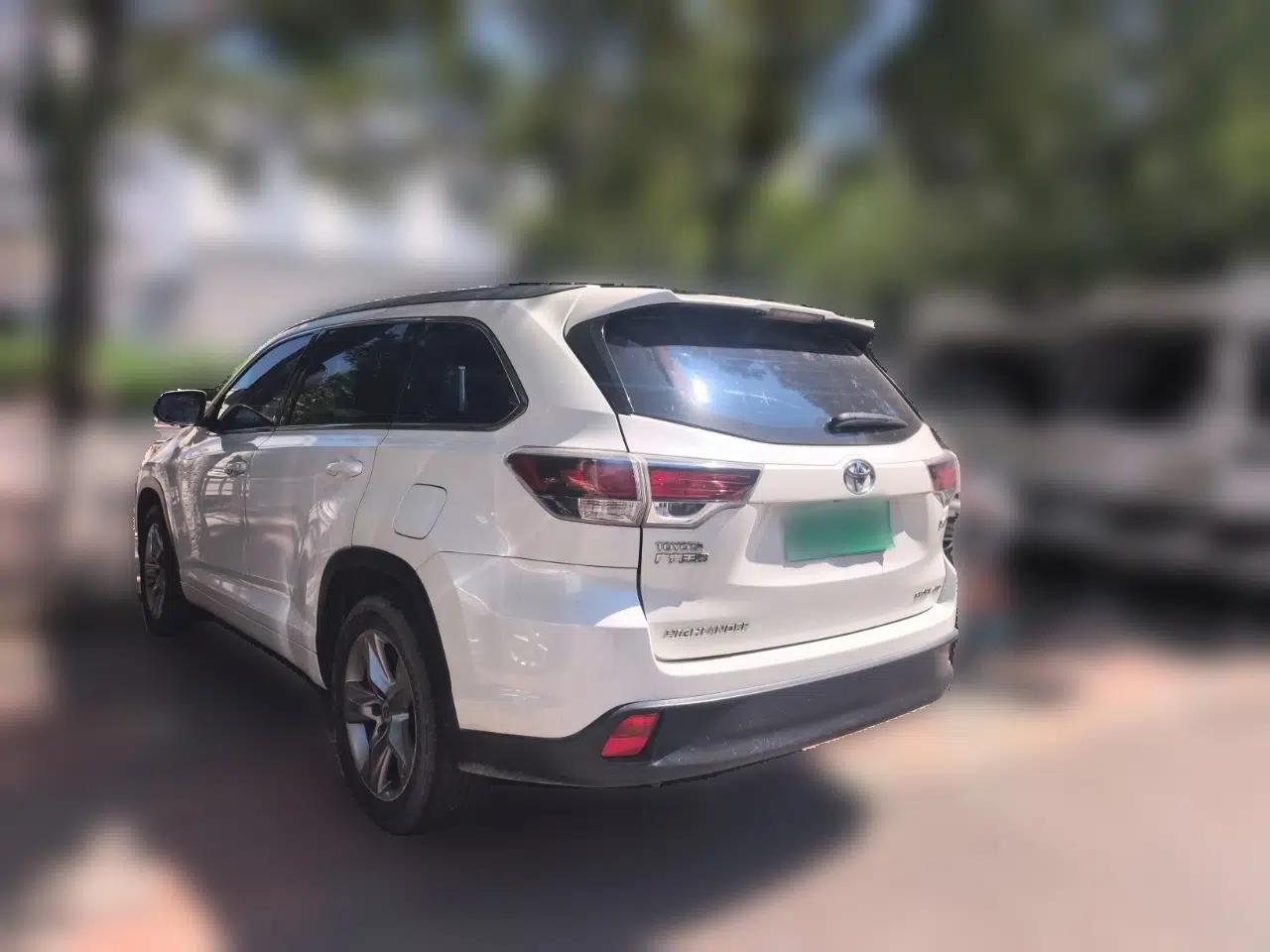 Toyota Highlander 2015 2.0T Four-Wheel Drive Luxury Edition 7-Seater — миниатюра 4