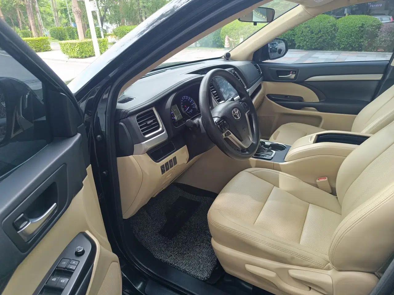 Toyota Highlander 2018 2.0T Two-Wheel Drive Elite Edition 7 Seats Emission Standard China V — миниатюра 16
