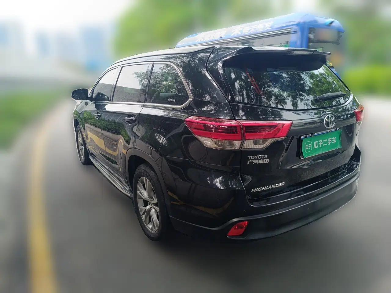 Toyota Highlander 2018 2.0T Two-Wheel Drive Elite Edition 7 Seats Emission Standard China V — миниатюра 4